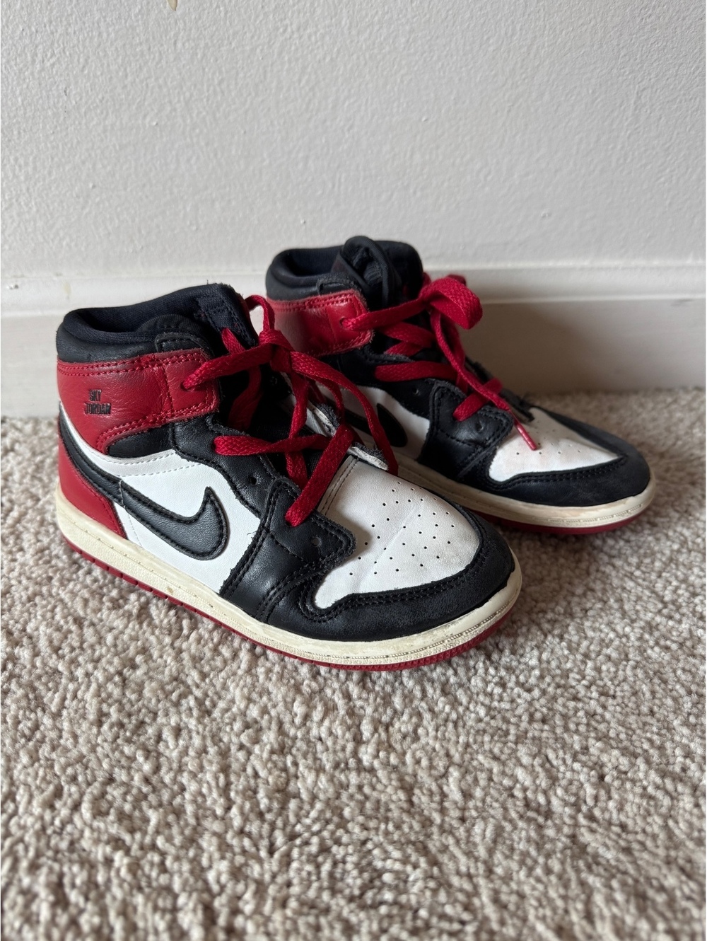 Kids Nike Jordan Air 1 Retro High OG “Bred” Sneakers 10C